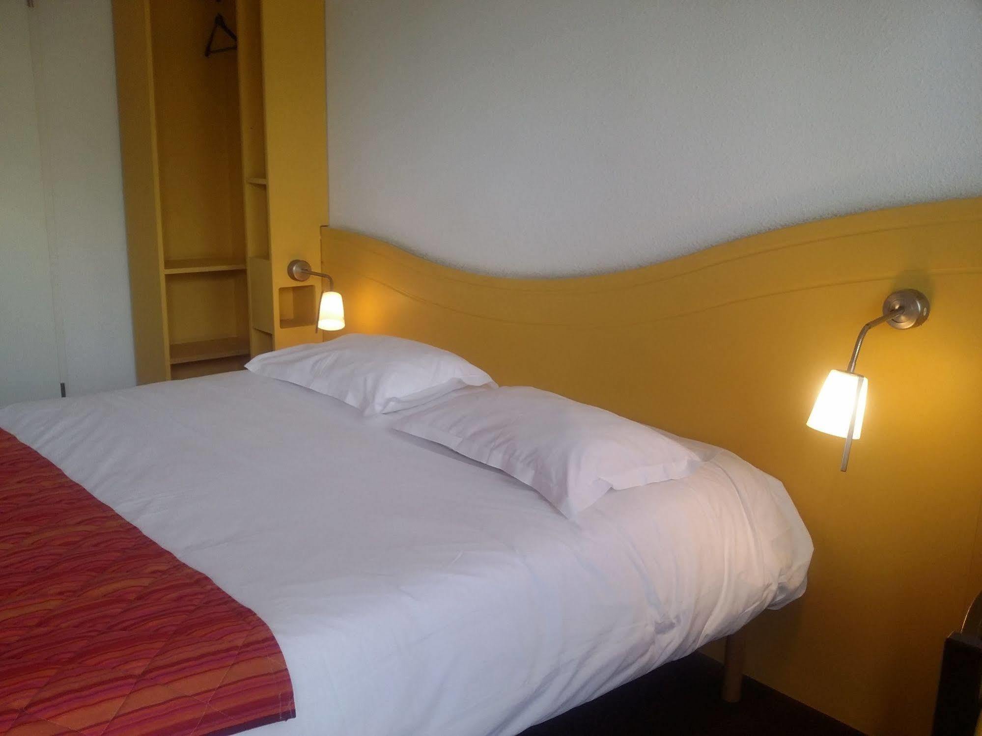 Hotel Lemand Lyon Est - วิลล์ฟงแตน ภายนอก รูปภาพ